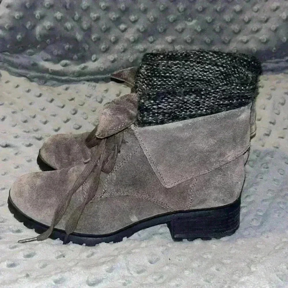 Lucky Brand Gray Suede Lace Up‎ Boots w/ Sweater Cuffs, Size 7 - Picture 3 of 7